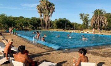 El Balneario y Camping Municipal de Carmen de Areco se consolida como opción económica para disfrutar el verano